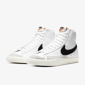 Nike Blazer Mid '77 - Size US Women 9 or Men 7.5